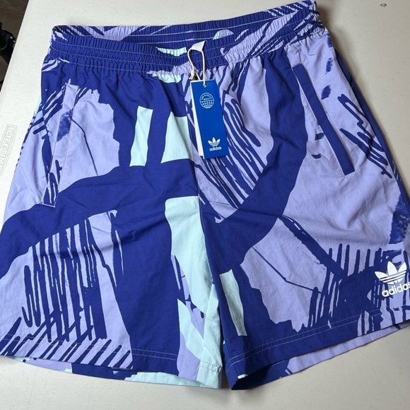 NWT Men’s Adidas AOP Dust Purple Flashy Camo Paint Splatter Athletic Shorts - Picture 1 of 13